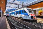 ETR 563 503-3  Cità di Udine  und ETR 563 507-4  Cità di Pordenone  stehen am 1.5.2017 im Bahnhof Tarvisio Boscoverde.