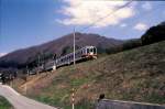 Yagan- und Aizu-Bahnen (Sdabschnitt): Die Zweiwagenzge 6158 und 6156 des Tbu-Konzerns auf dem Aizu Hochplateau (Aizu Kgen), 26.April 1997.