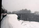 Die Tadami-Linie im Schneesturm, bei Aizu Yokota.