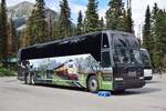Am Lake Louise konnte ich einen Bus der Marke Prevost von Canada Coach Lines mit der Lok FP7A der Canadian Pacific Railway aufnehmen.