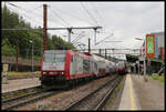 Werbelok CFL 4017 fährt hier am 23.05.2023 um 13.20 Uhr mit einem Dosto aus dem Bahnhof Esch sur Alzette nach Luxembourg ab.