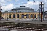 LUXEMBOURG, 21.06.2023, Blick vom Bahnsteig zur Rotonde 1, einem ehemaligen Eisenbahnlokschuppen der CFL mit einem Durchmesser von 52 Metern und einer Höhe von 15 Metern, der heute als Kultur-