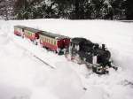 Personenzug mit 080 (Mrklin Spur1) im Schnee-Chaos!  
