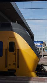 Momentaufnahme eines IC Firm am Bahnhof Rotterdam Centraal.