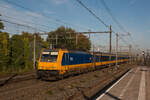 E186 034 und 186 117 passieren mit dem ICD 922 von Amsterdam Centraal nach Breda den Bahnhof Rotterdam Lombardijen.