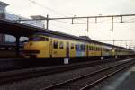 Plan V 808 und Plan T 529 mit IC 3554 Eindhoven-Leeuwarden auf Bahnhof Leeuwarden am 9-9-1994.
