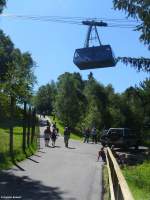 Eine Gondel der Pfnderbahn auf dem Weg zur Bergstation am 01.08.2007