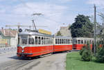 Wien Wiener Stadtwerke-Verkehrsbetriebe SL 132 (F 722 (SGP 1963)) XXI, Floridsdorf, Strebersdorf, Edmund-Hawranek-Platz am 2.