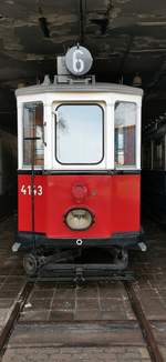 Eine alte Tram aus Wien mit Nummer 4143, im Depot von Amsterdam.