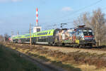 1116 157  Gemeinsam.Sicher  mit CAT Wagen, unterwegs mit REX 2237 zwischen Korneuburg und Bisamberg, am 25.11.2021.