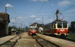 ET 22 108 und ET/EB 22 130/230 (ex Köln-Frechen-Benzelrather Eisenbahn 1294) in Niederspaching (Sommer 1992)