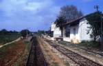 ESTÔMBAR (Distrikt Faro), 04.04.1991, der Bahnhof -- eingescanntes Dia