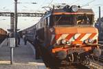 An einem Aprilmorgen 1984 hat sich die bereits computergerecht bezeichnete 0382612-8 vor den Süd-Express von Paris nach Lissabon gesetzt.