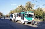 Rumänien / Straßenbahn Ploiesti: KT4DM- Wagen 103 (ehemals Potsdam) als Linie 102 auf dem Weg zum Westbahnhof.