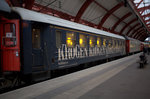 Kein historischer, sondern ein im Plandienst befindlicher Spreisewagen im Schnellzug nach Stockholm.