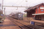 SBB Ae6/6  11493 mit Güterzug richtung Stein-Säckingen in Mumpf am 16.04.1993.