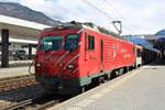 Die Matterhorn Gotthard Bahn mit Lok  Monte Rosa  steht in Visp bereit zur Fahrt nach Zermatt.