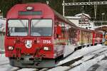 Der BDt 1756 der am 26.12.23 vom Abstellgleis zurück in den Bahnhof Arosa fährt.