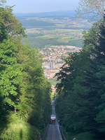 Magglingenbahn mit Blick auf die Stadt Biel.