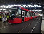 Bern Mobil - Tram Be 6/8 911 im  Depot Bolligenstrasse ausgestellt für zur Besichtigung und Fotostand mit Bilder aus dem Führerstand für die Besucher am 28.10.2023