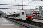 RABe 523 506-9 Mouette wartet am 12.02.2024 beim Bahnhof Brugg.