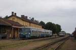 Ein Planzug ist aus Vrbast am 8.5.2010 am Hausbahnsteig des Bahnhof Sombor angekommen.