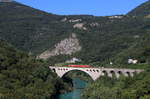 813 107 als R 4214 (Novo Gorica-Jesenice(SL)) auf der Solkanbrücke 9.9.20