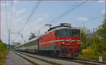 SŽ 342-014 zieht EC158 durch Maribor-Tabor Richtung Wien.