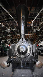 Die Dampflokomotive 162-001 stammt aus dem Jahr 1880.