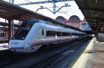 Hier 598 090-8 als IR18919 von Madrid Chamartin nach Salamanca-la Alamedilla, dieser Triebzug stand am 11.3.2012 in Madrid Chamartin.