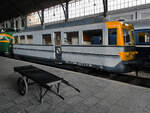 Der Dieseltriebwagen 9162 (590-162-4) stammt aus dem Jahr 1935 und ist Teil der Ausstellung im Eisenbahnmuseum Madrid.
