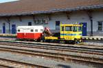 SZDC 99 54 9628 788-0 (MUV 74.1 008) und SZDC 49 54 9400 124-3 (PV10 460) am 11.August 2018-08-11 im Bahnhof Hranice na Morave.