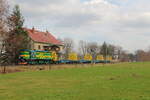 Die 743 008 der CD Cargo in grün/gelb konnte mit dem Holzzug als Mn 84000 bei der Ausfahrt vom Bahnhof Raspenava auf dem Weg nach Frydlant am 11.03.2024 bildlich festgehalten werden.