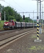 774 701 zieht am 12.06.2016 einen Ganzzug durch den Bahnhof Sokolov.