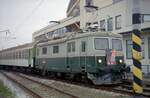 Im April 2007 wurden während einer Sonderfahrt auf der Lokalbahn Tabor - Bechyně die Sonderzüge von der E 422.001 gezogen, hier im Bahnhof Tabor.