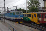 362 082-0 mit dem OS nach Miedzylesie in Lichkov, am Nachbarbahnsteig ist ein Regio-Nova , 814 065, aus Hanusovice,  eingelaufen.