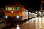 Die Retro S499 2002 am Bahnhof Plzen hlavni nadrazi am morgen des 31.10.2023 machte sie sich mit dem R 664 bereit, die Reise nach Budweis anzutreten.