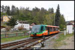GW Train 818245-3 erreicht hier auf der Fahrt von Karlsbad nach Marienbad am 28.4.2024 um 11.29 Uhr den Kreuzungsbahnhof Becov nad Teplou.