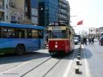 Istanbul Tram 206 vom Typ Gotha T59 (ex Jena 110) unterwegs auf der Rundkurs-Linie 20 Kadiky-Moda.