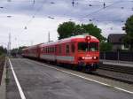 Der MAV-Schienenprfzug SPROB 96137 fuhr um 9.03 durch Lauterach Richtung Feldkirch am 10.7.2009.