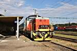 MAV Diesellok 478210 rangiert hier am ungarischen Grenzbahnhof Gyekenyes am 12.7.2022 um 17.35 Uhr.