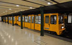 Die Millenniumi Földalatti Vasút zu Deutsch  Millenniums-U-Bahn  ging bereits 1896  anlässlich der Millenniumsfeiern zur tausendjährigen Landnahme der Ungarn in Betrieb und gilt