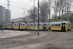 Budapest BKV: Impressionen vom Straßenbahnbetriebsbahnhof Ferencváros Kocsiszin im Oktober 1979: Abgestellte Straßenbahnfahrzeuge.