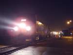 Dies ist der eine  Eastbound  Amtrak, der nur einmal am Tag, hier in der Nacht um 3 Uhr morgens, durch Newton Kansas kommt.