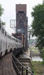 19.7.2012 Amtraks Empire Builder berquert den Mississippi River nachdem er 10 Min.