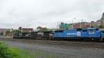 2 x Norfolk Southern, 1 x Conrail, ziehen einen schweren Gterzug durch Altoona, PA (5.6.09)