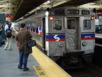 Silverliner IV SEPTA 453, Philadelphia 30th Street Station, obere Platform, 22.06.2012.
