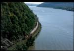 Die von Amtrak betriebene Strecke am Hudson entlang (Waterlevel Route)wird auch von FL 9 Dieselloks befahren die sowohl von Dieselmotoren als auch ber Schleifschuhe zur Stromabnahme am Drehgestell