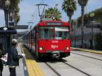 Trolley San Diego Blue Line Richtung San Ysidro/Tijuana in der Station Middletown