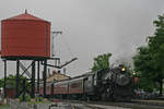 Baldwin Lok 2-10-0 der Strasburg Railroad erreichten den Endbahnhof in Strasburg, Pennsylvania / USA.